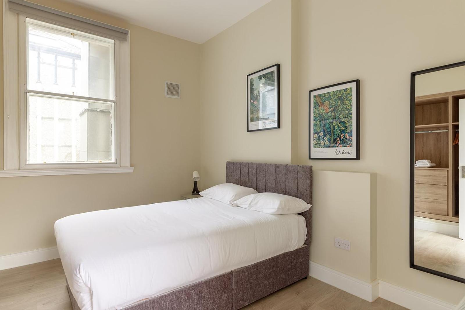 Dublin Castle Suites Екстер'єр фото