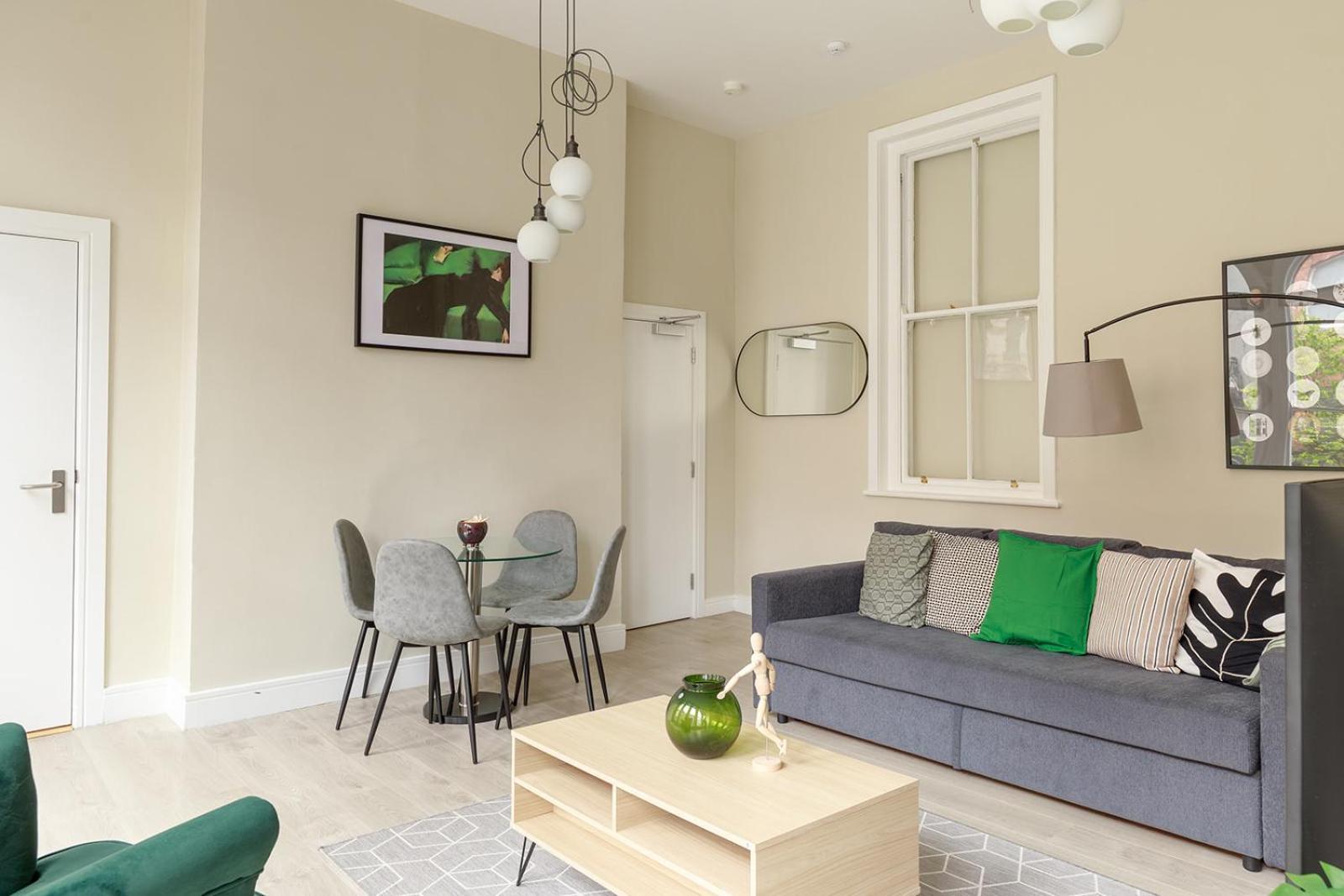 Dublin Castle Suites Екстер'єр фото
