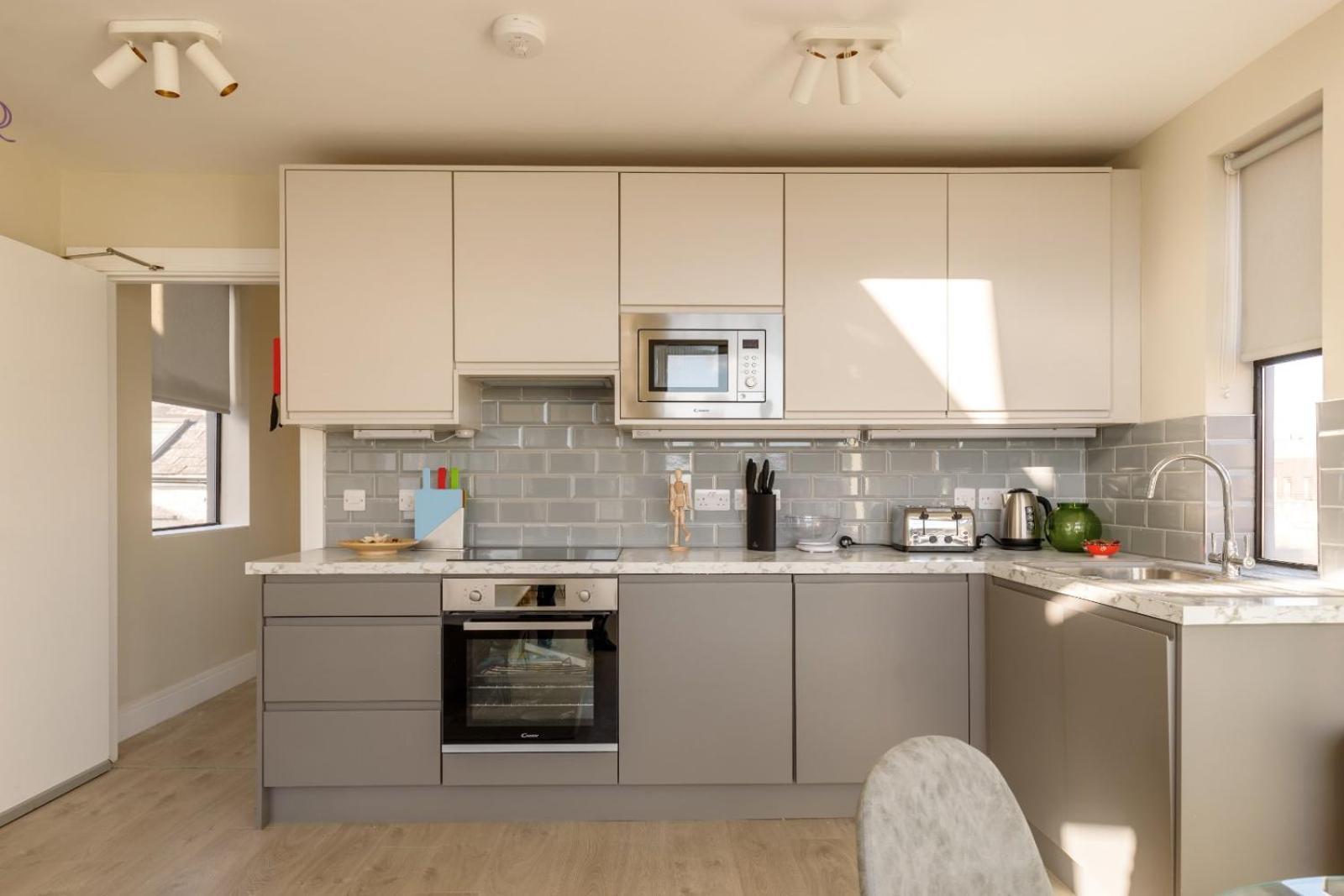 Dublin Castle Suites Екстер'єр фото